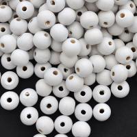 Koralik drewniany biały 10 mm Koralik drewniany biały 10 mm