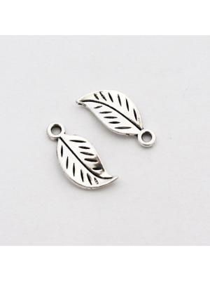 Zawieszka srebrna listek 17 x 8 mm  Zawieszka srebrna listek 17 x 8 mm