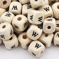 Koralik drewniany literka W