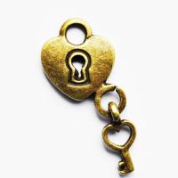 Zawieszka zamek-serce Zawieszka zamek-serce