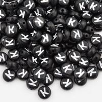 Koralik akrylowy literka czarna K