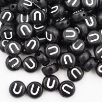 Koralik akrylowy literka czarna U