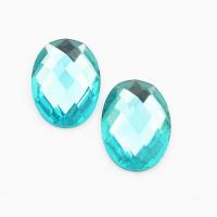 Kaboszon szklany fasetowany 18 x 13 mm jasnoseledynowy Kaboszon szklany fasetowany 18 x 13 mm jasnoseledynowy