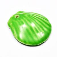 Zawieszka porcelanowa muszekla zielona Zawieszka porcelanowa muszekla zielona
