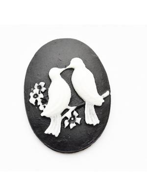 Kaboszon gołąbki białe na czarnym tle Kaboszon gołąbki białe na czarnym tle